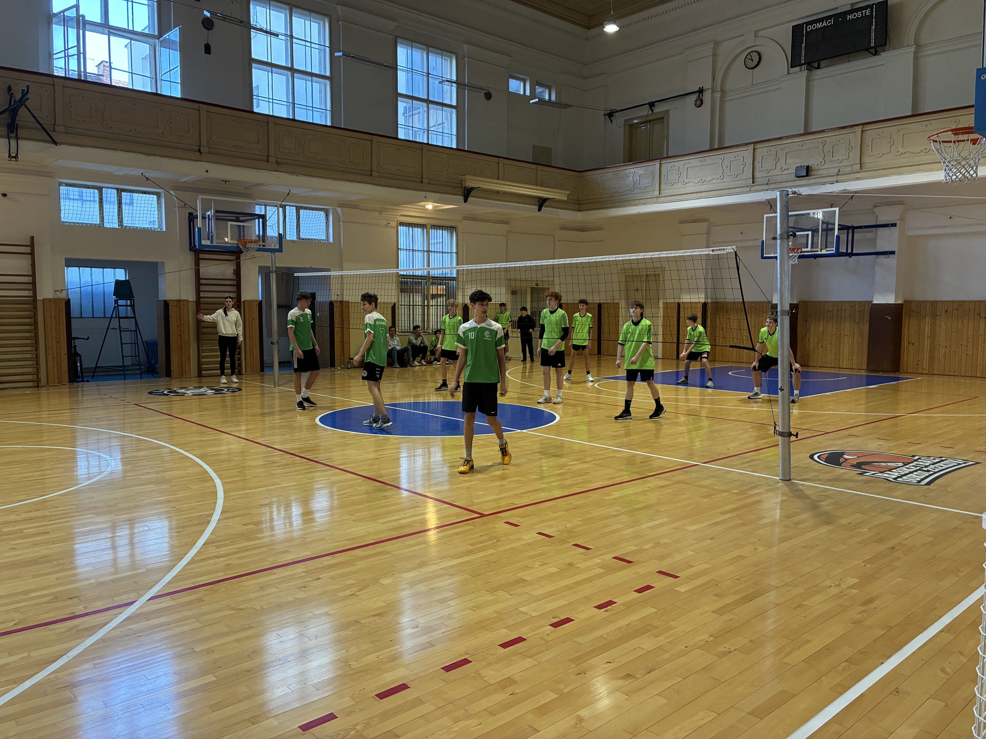 Volejbalisté z osmých a devátých ročníků