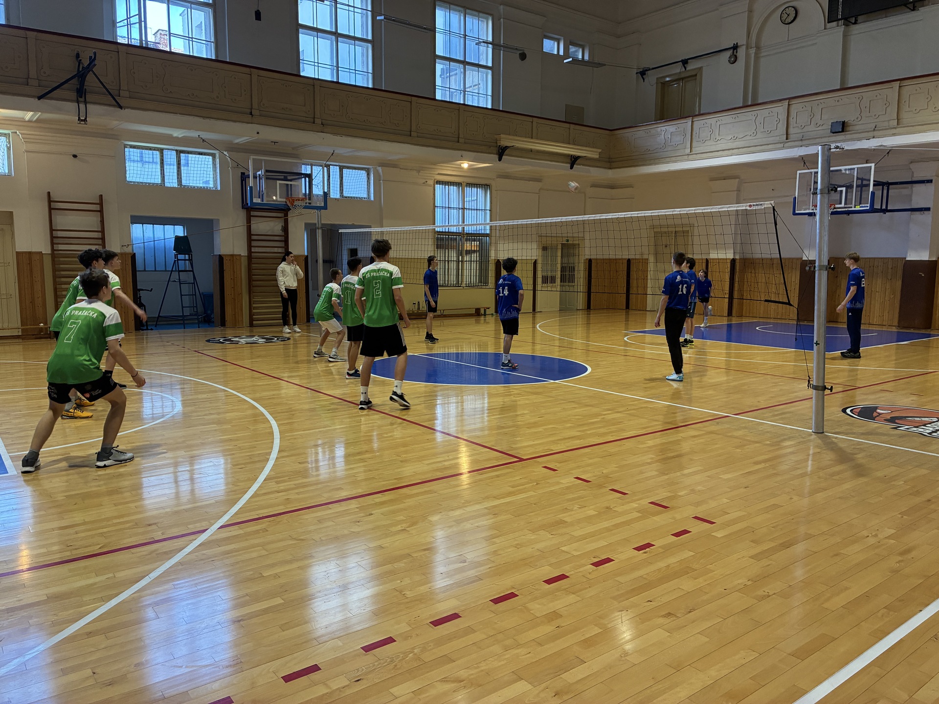 Volejbalisté z osmých a devátých ročníků