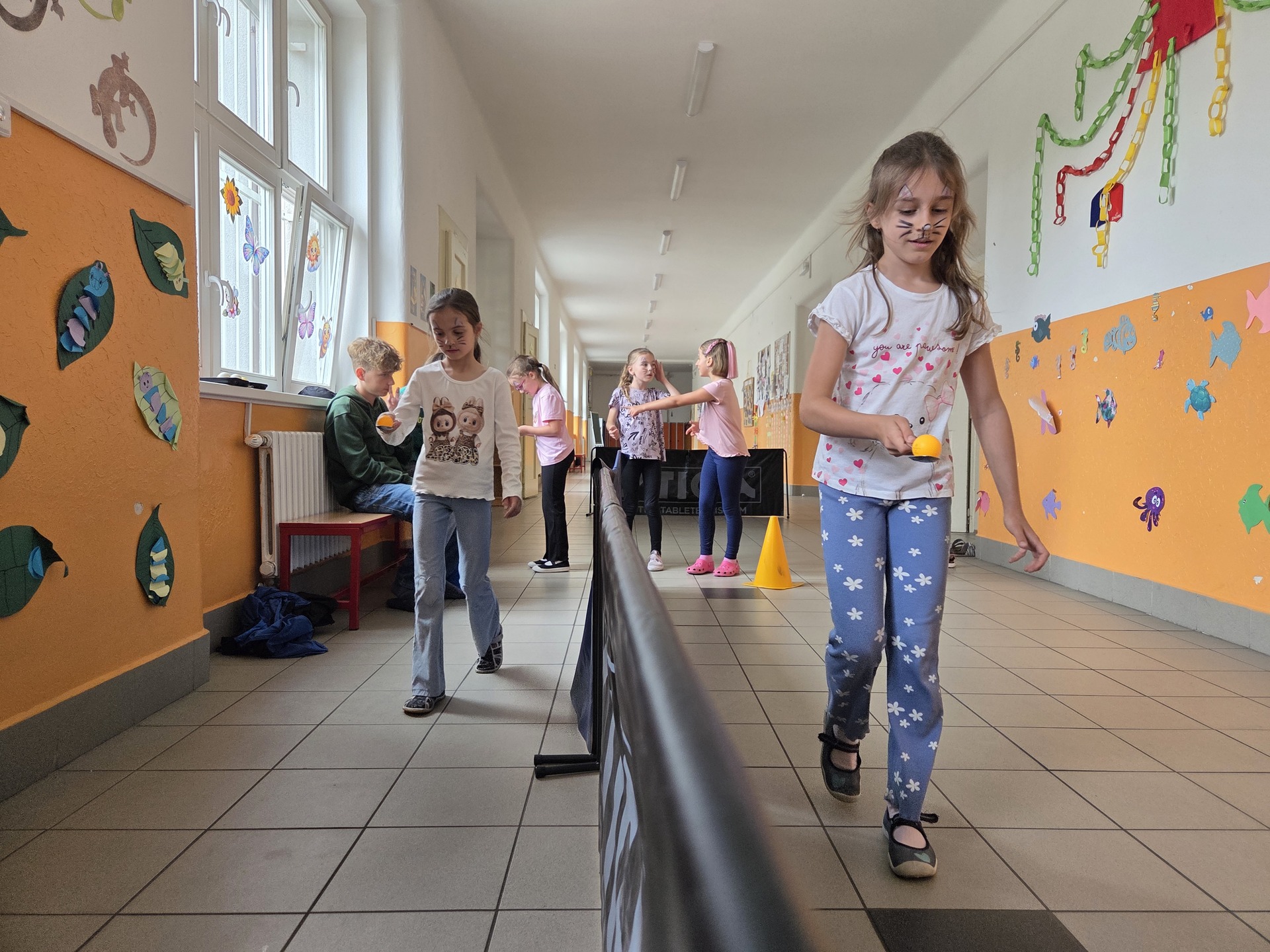Smích, soutěže a skákací hrad