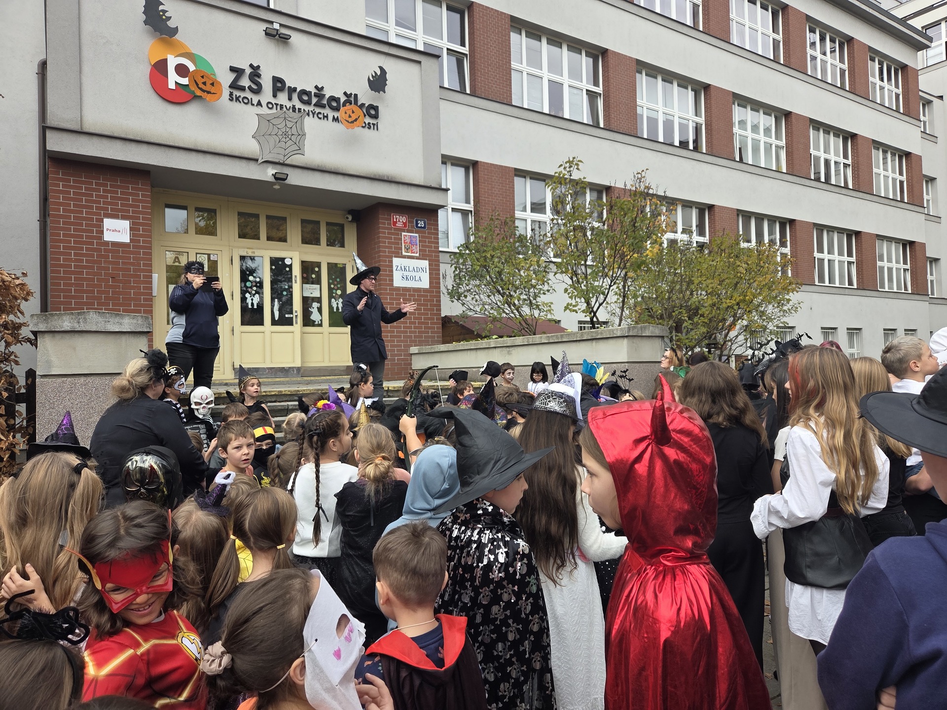 Halloween na Pražačce: Strašidla, dýně a radost v dětských očích!