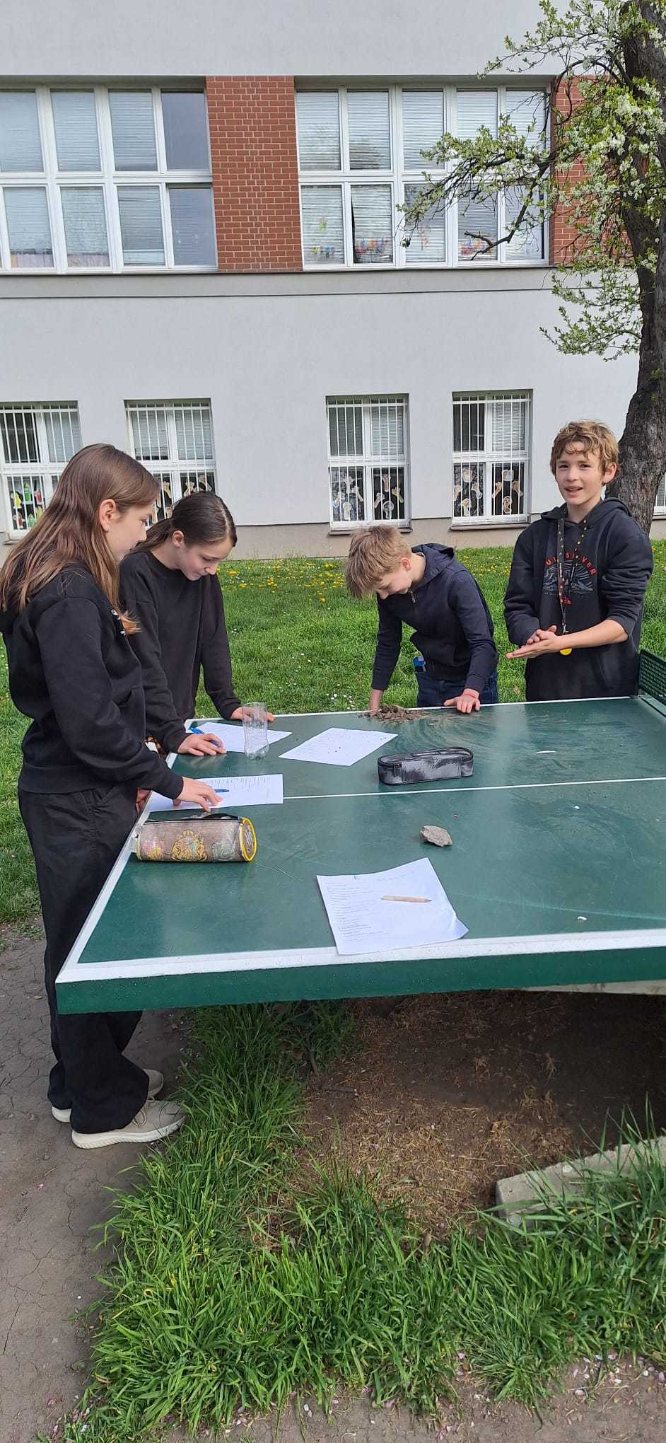 Terénní výuka šestých ročníků: Objevujeme pedosféru přímo v praxi