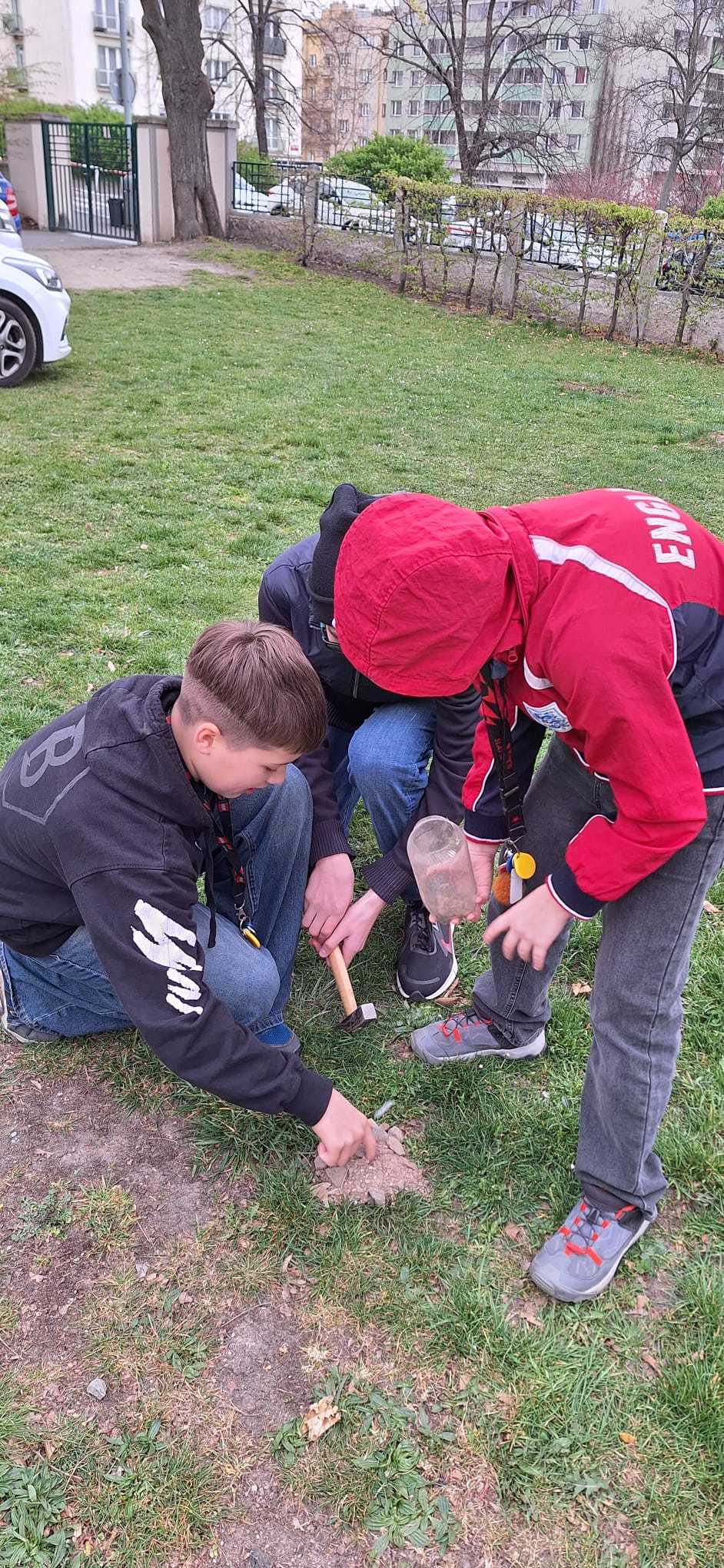 Terénní výuka šestých ročníků: Objevujeme pedosféru přímo v praxi